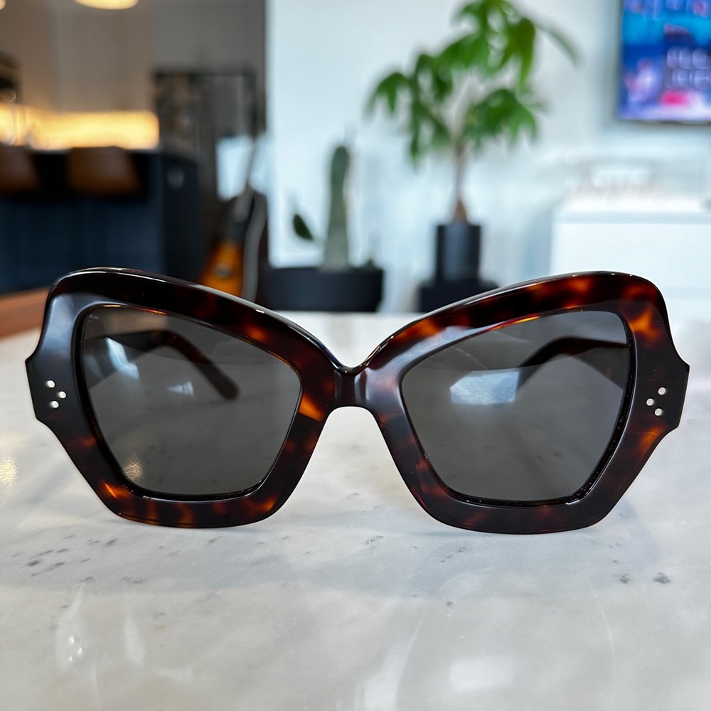 NWOT UNWORN AUTHENTIC CELINE PARIS Tortoise Oversized Butterfly Sunglasses